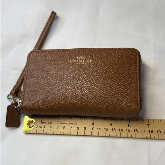 Coach Brown Leather Wristlet Doubled Zipper - Picture 2 of 13